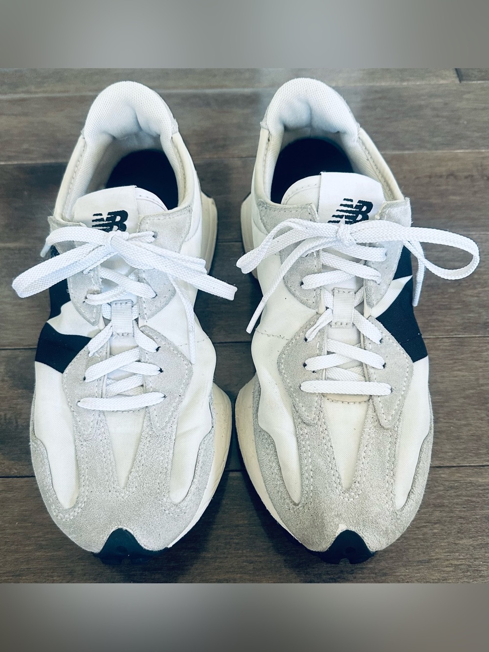 Women’s Sz 7.5 Black/Sea Salt New Balance 327 Sneakers - Picture 3 of 13
